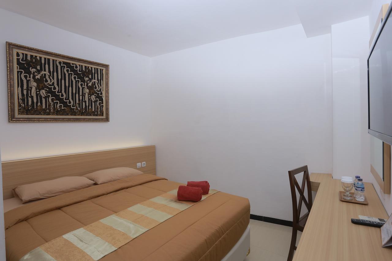 Hotel Kristina Malioboro ยอกยาการ์ตา ภายนอก รูปภาพ