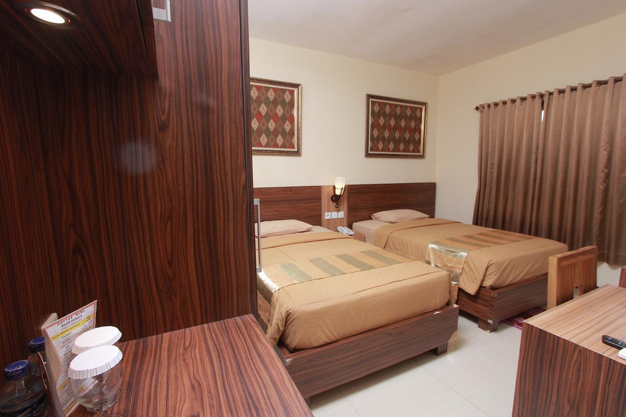 Hotel Kristina Malioboro ยอกยาการ์ตา ภายนอก รูปภาพ