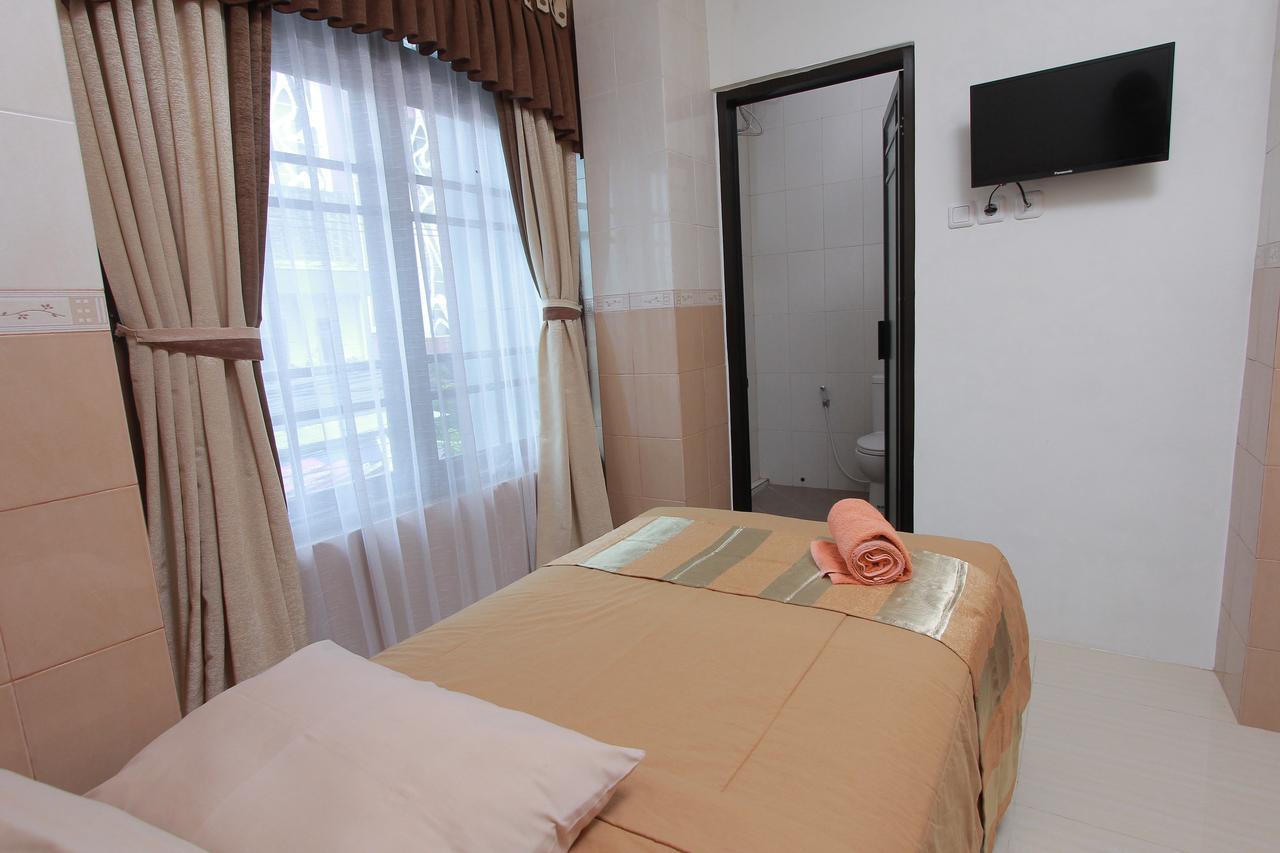 Hotel Kristina Malioboro ยอกยาการ์ตา ภายนอก รูปภาพ