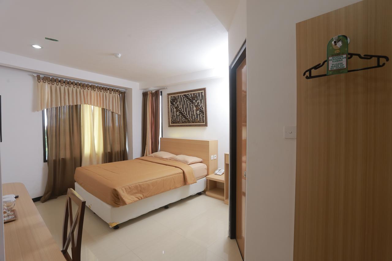 Hotel Kristina Malioboro ยอกยาการ์ตา ภายนอก รูปภาพ